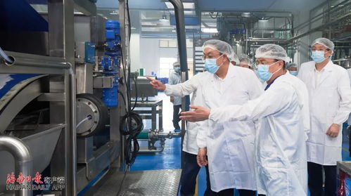 冯飞在琼海市调研经济社会高质量发展情况并看望慰问老党员